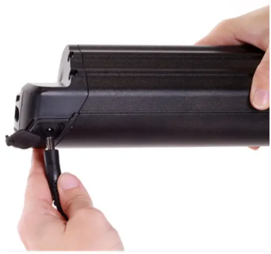 DILLENGER SUPER STREET 8 Electric Bikes - Charging