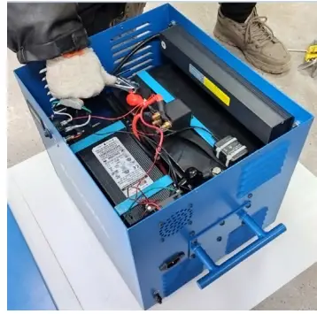 GLOBAL INDUSTRIAL 436981 100 AH 1000W Pure Sine Wave Portable Power Supply