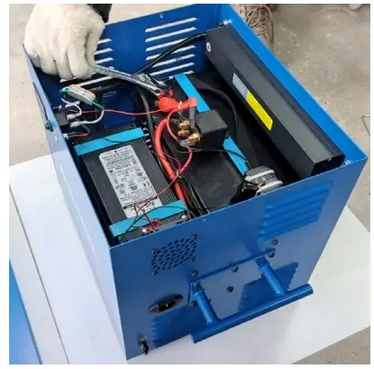 GLOBAL INDUSTRIAL 436981 100 AH 1000W Pure Sine Wave Portable Power Supply - Fig3