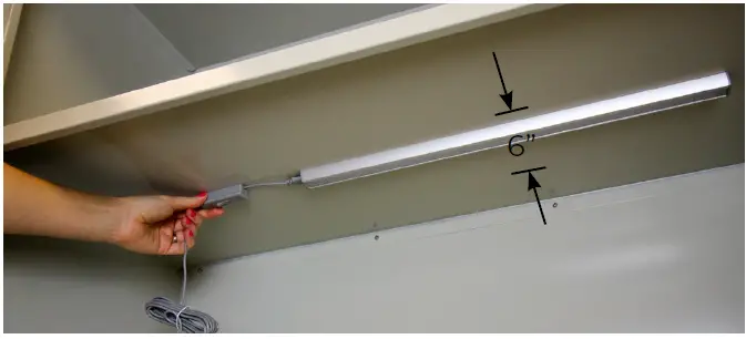 Penn-Lighting-Associates-Soffit-Under-cabinet-LED-Task-Light-fig-2