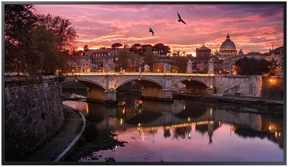 SAMSUNG-QB43R-B-43-Inch-4K-UHD-Standalone-Smart-Signage-PRODUCT