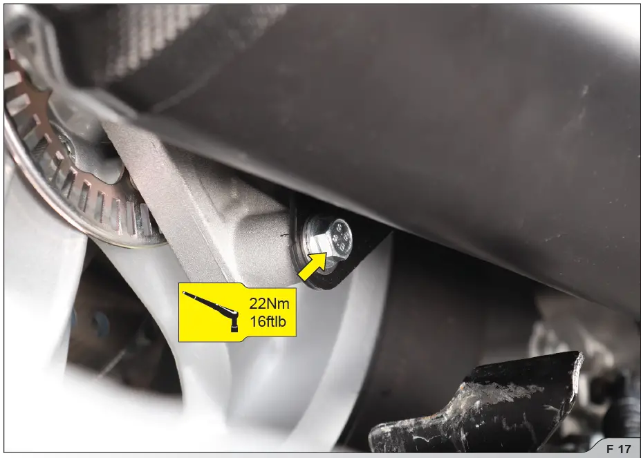 AKRAPOVIC-YZF-R6-17-18-Slip-On-Line-Titanium-M-FIG-22