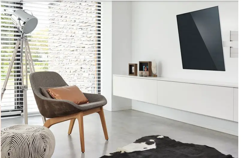 Vogels THIN 445 ExtraThin Full Motion TV Wall Mount (white)