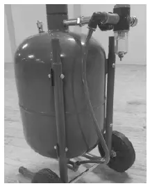 GLOBAL-INDUSTRIAL-320776-5-Gallons-Portable-Sandblaster-FIG-4