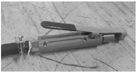 GLOBAL-INDUSTRIAL-320776-5-Gallons-Portable-Sandblaster-FIG-9