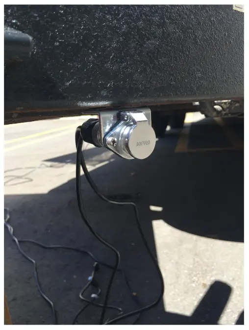 BRANDMOTION 9002-7803V2 Universal Two-camera Trailer Vision System With 7 inch Monitor- trailer and location