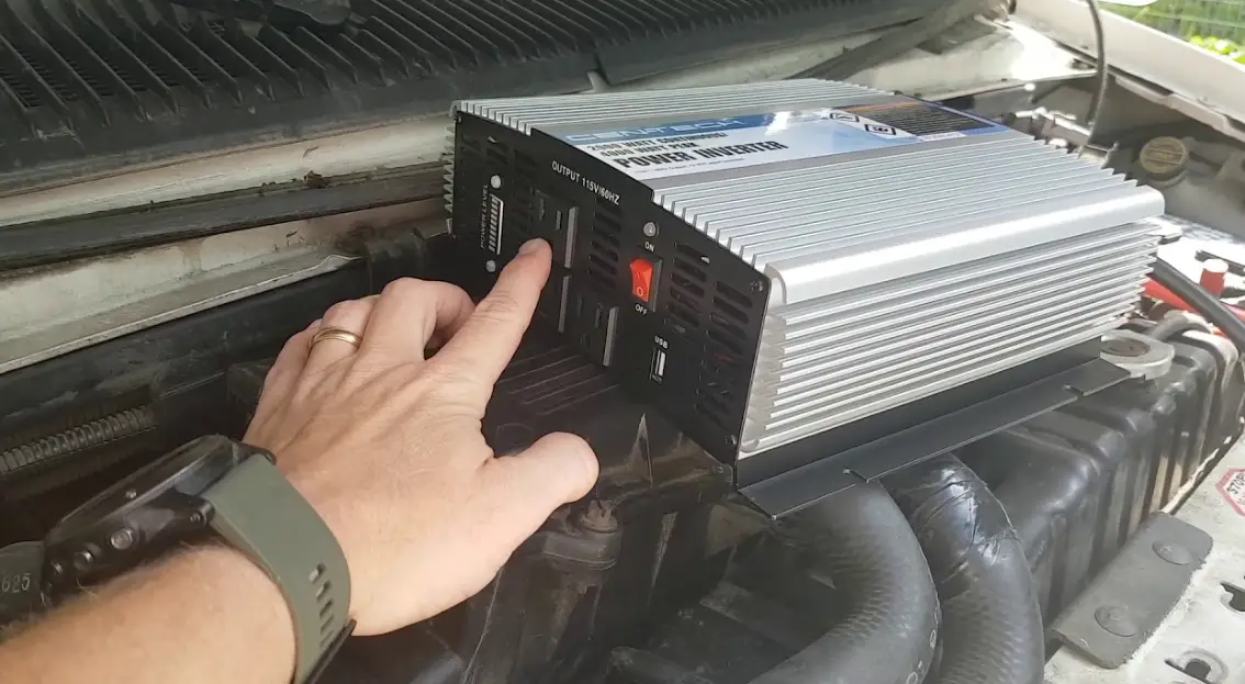 Harbor Freight 57333 2000 Watt Power Inverters Instruction Manual