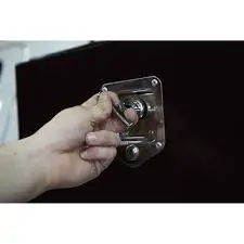 Northern Tool Equipment 200785 Rev2 Top Mount Box Mounting Instruction Manual