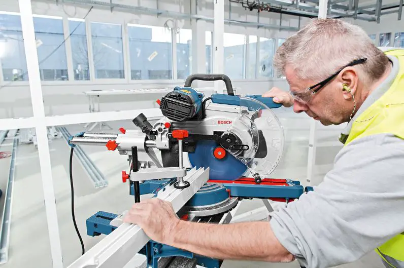 Bosch Gcm 350-254 Professional Heavy Duty Sliding Mitre Saw Instruction Manual Bosch Gcm 350-254 Professional Heavy Duty Sliding Mitre Saw Instruction Manual