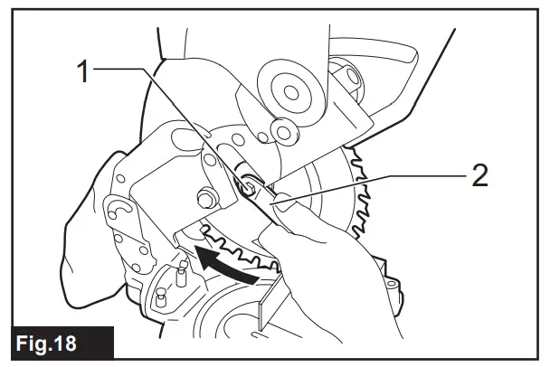 Installing or removing saw blade
