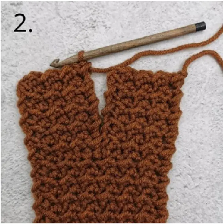 LION BRAND Twisted Headband M20297 WS - Preparing for twist part 2