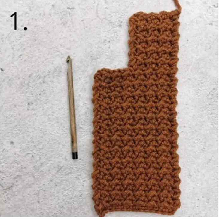 LION BRAND Twisted Headband M20297 WS - Preparing for twist