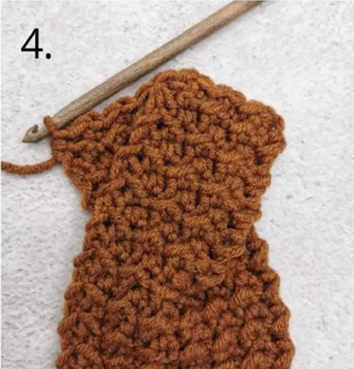 LION BRAND Twisted Headband M20297 WS - Twist row finished