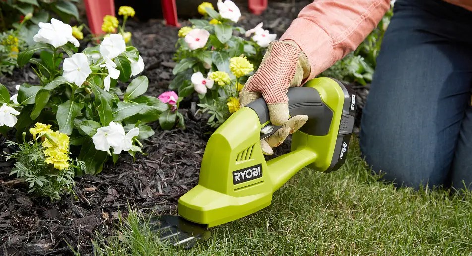 Ryobi P2906vnm 18 Volt Grass Shear User Manual Ryobi P2906vnm 18 Volt Grass Shear User Manual