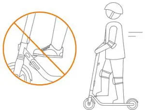 Ninebot KickScooter E45 - pedal