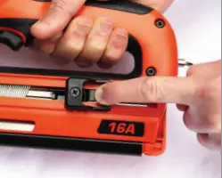 Paslode-IM250ALi-16-ga.-Lithium-ion-Cordless-Angled-Finish-Nailer-Fig-09