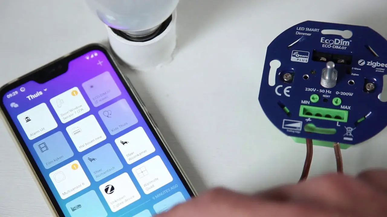 Eco-dim 10 Zigbee Dimmer In To The Philips Hue Instruction Manual