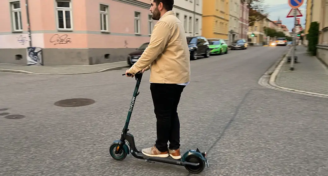 Soflow So4 2nd Gen Electric Folding Scooter User Manual