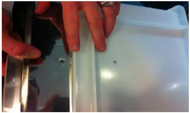 Betterbee LYHPW3247 Lyson Solar Wax Melter - 4