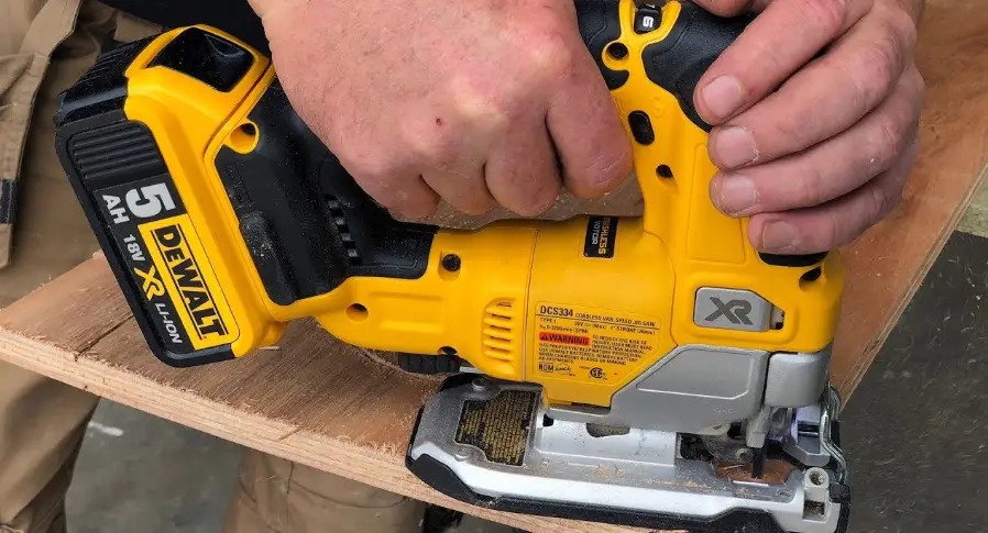 Dewalt Dcs334 18v Xr Cordless Brushless Jigsaw Instruction Manual Dewalt Dcs334 18v Xr Cordless Brushless Jigsaw Instruction Manual