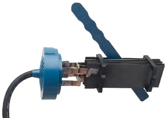 FIG 10 CELL CLEANING WITH TOOL.jpg