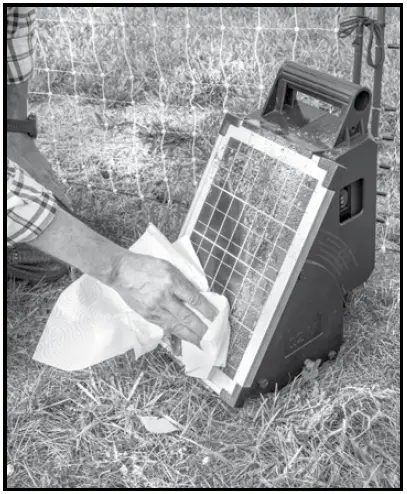 PREMIER-1-SolarStop-80-Electric-Fence-Energizer-fig-1 (12)