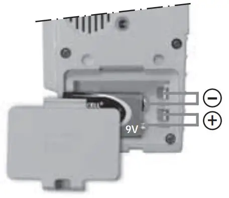 FIG 4 Inserting the battery.JPG