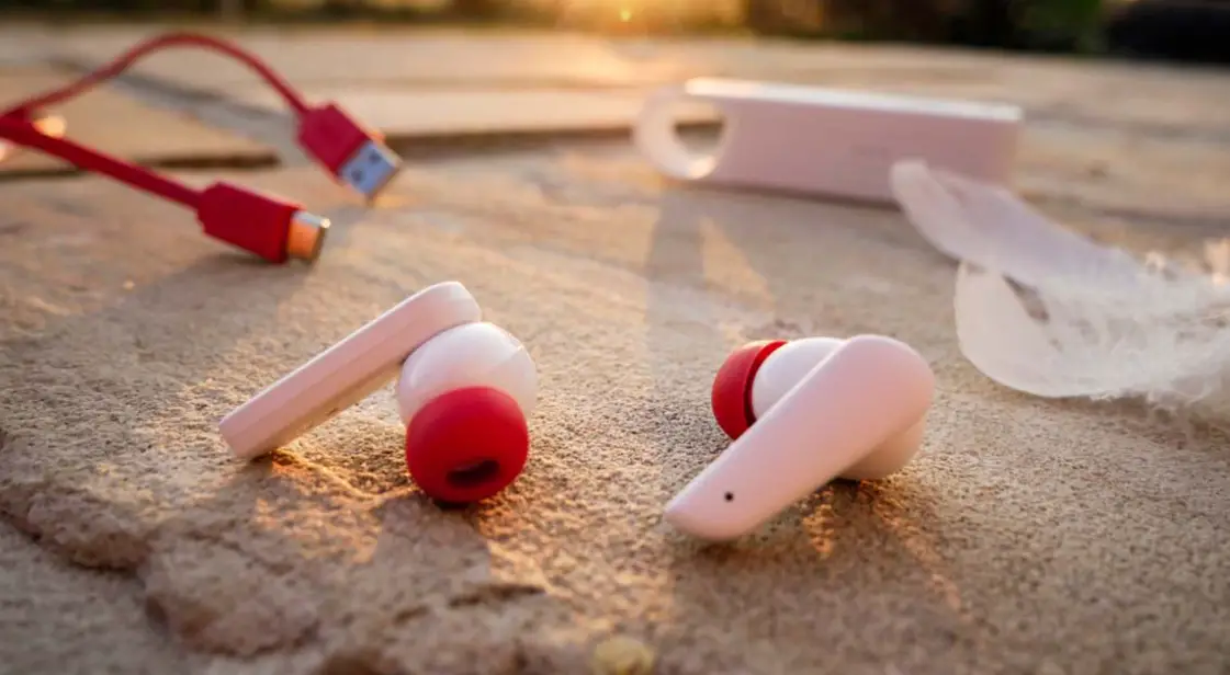 Hama 00184104 Spirit Pocket Bluetooth Earphones Instruction Manual Hama 00184104 Spirit Pocket Bluetooth Earphones Instruction Manual