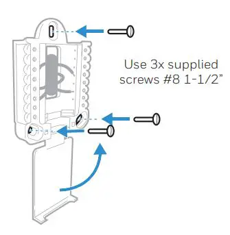 Honeywell RTH7500 7-Day Programmable Thermostat Installation Guide - Mount the UWP and close the door