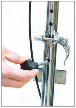 BODYMED-ZZRWAL03AT-All-Terrain-Knee-Walker-Fig-04