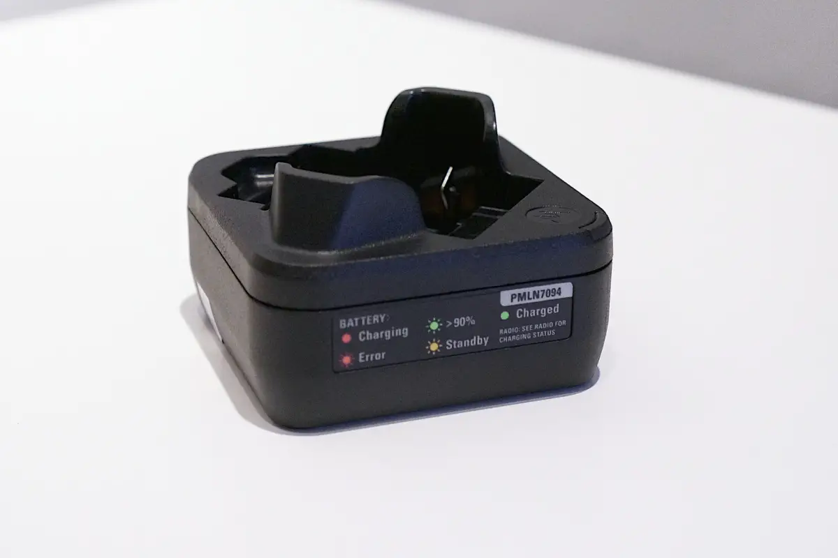 Motorola Pmln7094 Single Unit Charger Kit User Guide Motorola Pmln7094 Single Unit Charger Kit User Guide