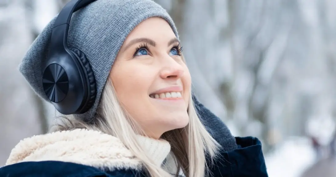 Hama 00184092 Bluetooth Headphones Instruction Manual Hama 00184092 Bluetooth Headphones Instruction Manual