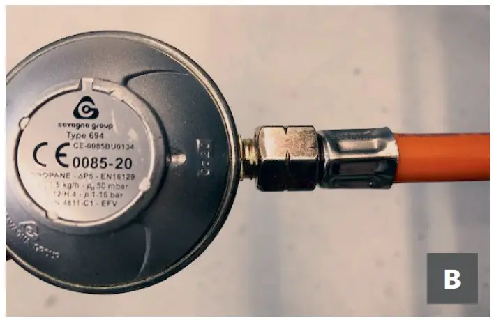 Connection of gas hose