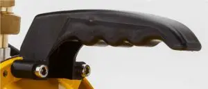 Attaching the Handle