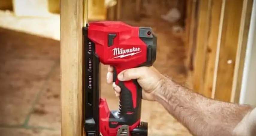 Milwaukee 2448-20 Cable Stapler Instruction Manual Milwaukee 2448-20 Cable Stapler Instruction Manual