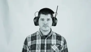 PROBUILDER 18100 FM Ear Muffs - Using the ear protectors 3