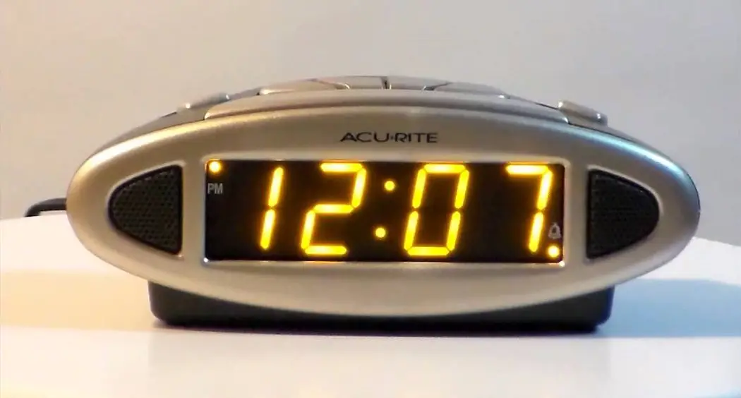 Acurite 13027 Intelli-time Alarm Clock Instruction Manual Acurite 13027 Intelli-time Alarm Clock Instruction Manual