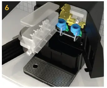 KEURIG-K-4500-Coffee-Maker-FIG-10