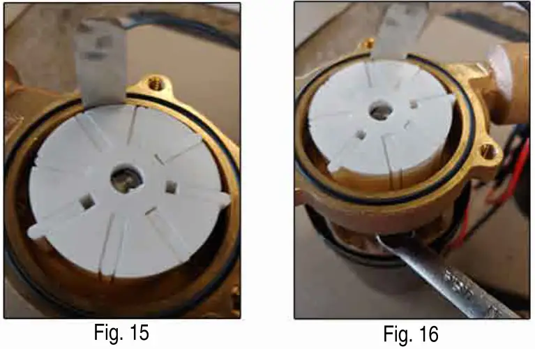 GROCO P 10 Pump Service Kit - Adjusting the casting