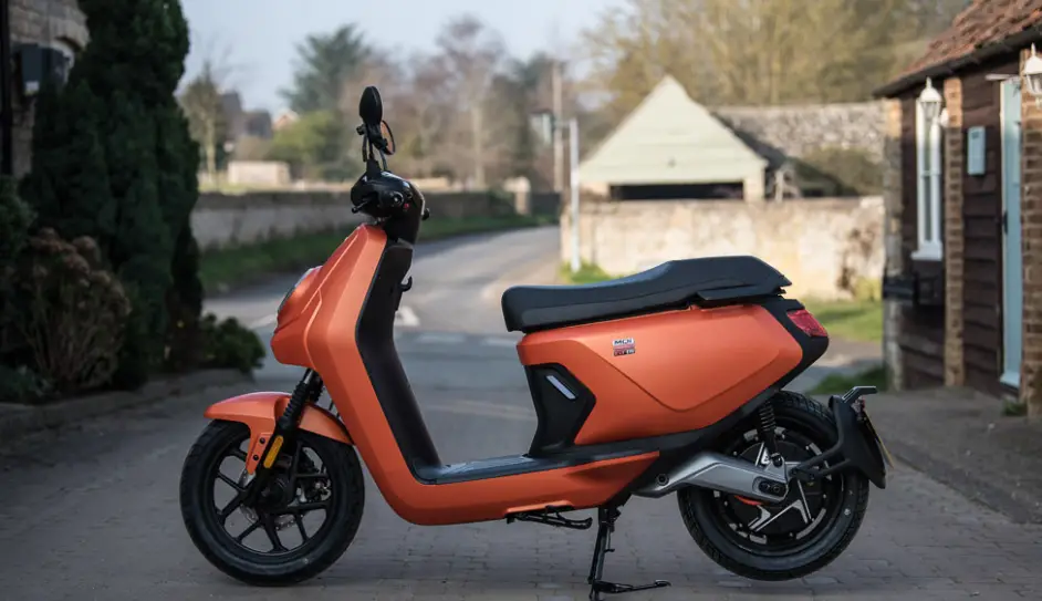 Mqigt Evo Niu The World's #1 Smart Electric Scooter User Manual Mqigt Evo Niu The World's #1 Smart Electric Scooter User Manual