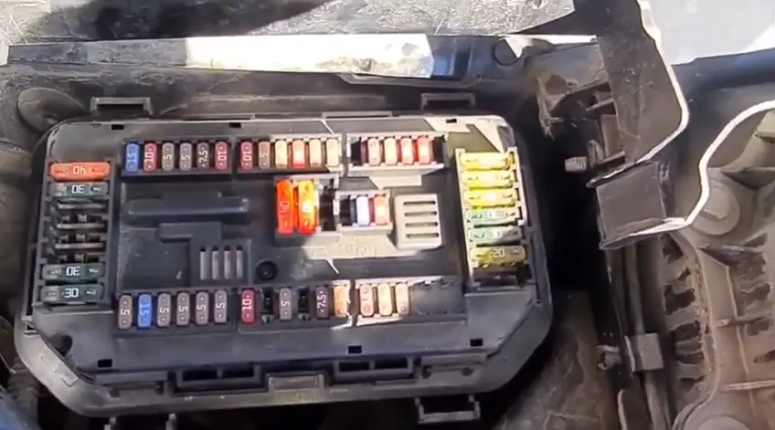 Bmw 3-series Engine Fuse Diagram