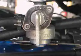 DuroMax XP12000EH Generator 12000 Watt Gas or Propane - STARTING THE GENERATOR 6