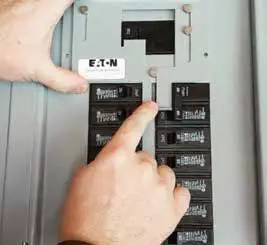 DuroMax XP12000EH Generator 12000 Watt Gas or Propane - USING THE GENERATOR 4