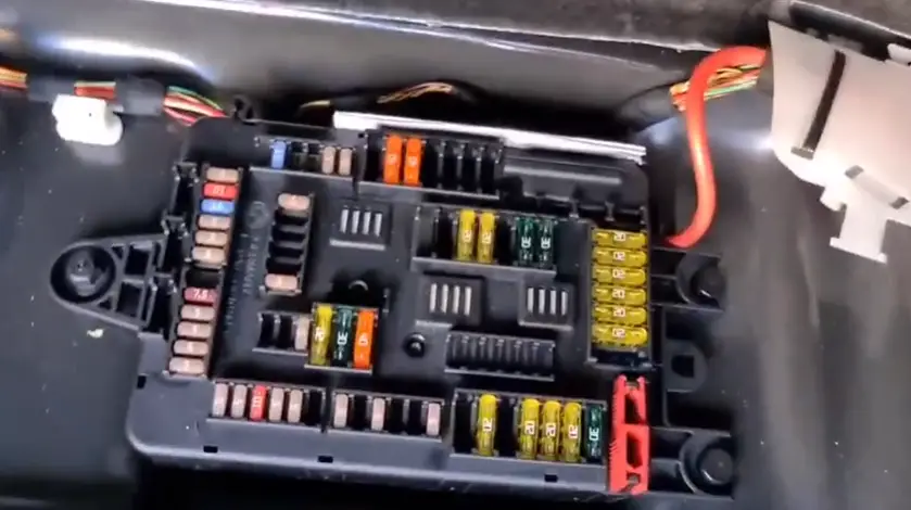 Bmw 3-series Trunk Fuse Diagram