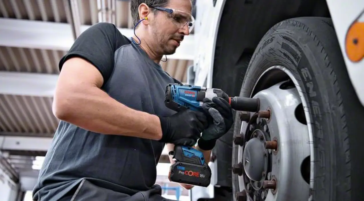 Bosch Gds 18v-1000 Professional Cordless Impact Wrench Instruction Manual Bosch Gds 18v-1000 Professional Cordless Impact Wrench Instruction Manual