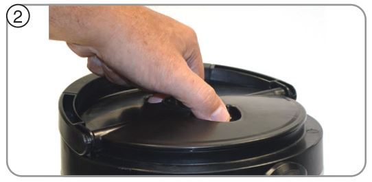 BUNN 54300.0101 1.0 and 1.5 Gallon - Fill server with non-chlorine cleaning solution