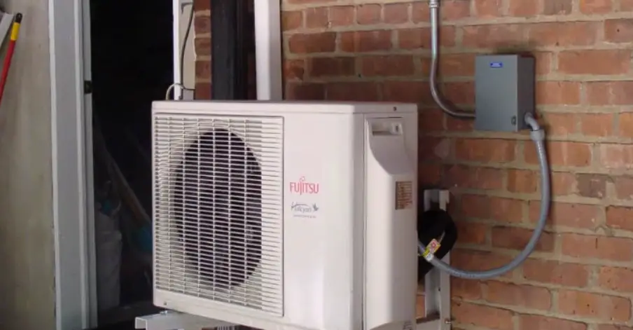 Fujitsu 9319205557 Air Conditioner Outdoor Unit Instruction Manual