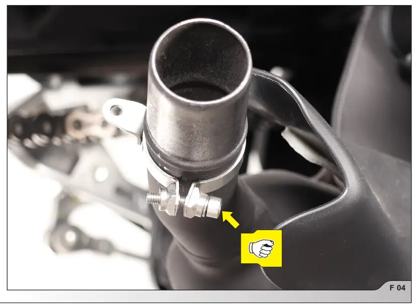 AKRAPOVIC Yamaha YZF R3 Slip On Line - fig20