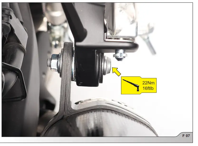 AKRAPOVIC Yamaha YZF R3 Slip On Line - fig23