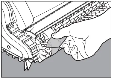 maytronics-DOLPHIN-OASIS-Z5i-Robotic-Pool-Cleaner-FIG9